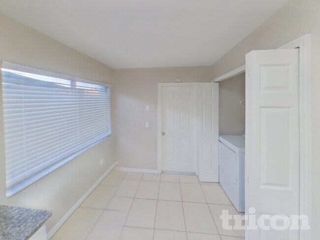 Building Photo - 11813 Brenford Crest Dr