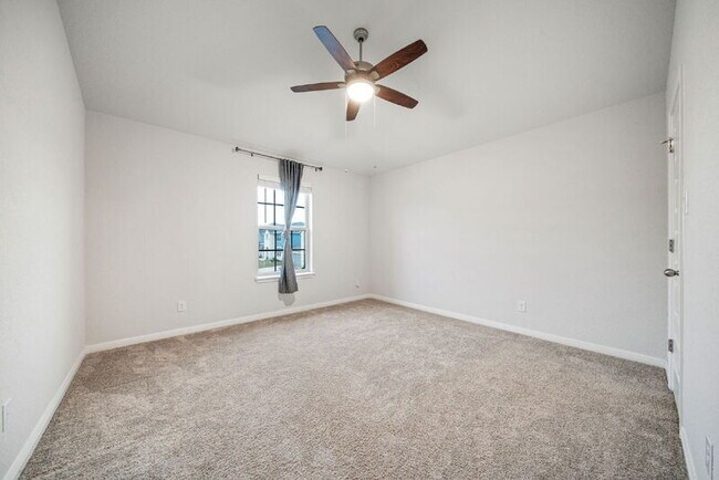 Building Photo - 19322 Amore Bluff