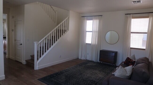 Building Photo - 3718 E Sebastian Ln