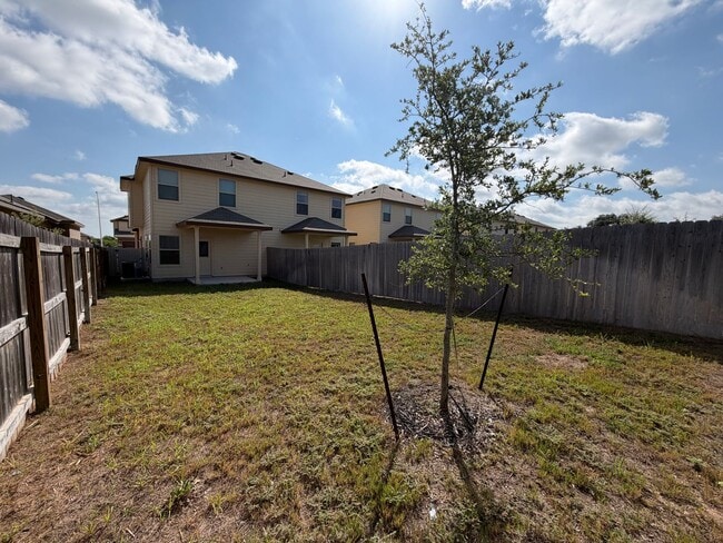 Building Photo - 460 Emma Dr