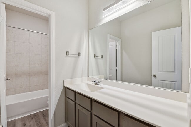 Building Photo - 2914 Lawrence Pk Ct