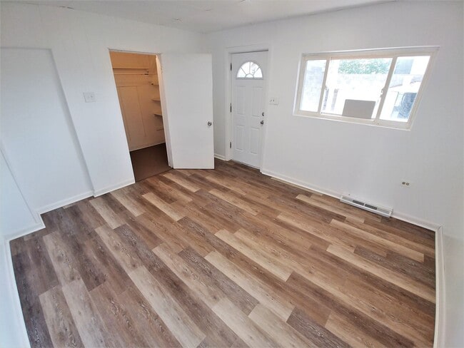 Building Photo - Renovated Home - Allentown