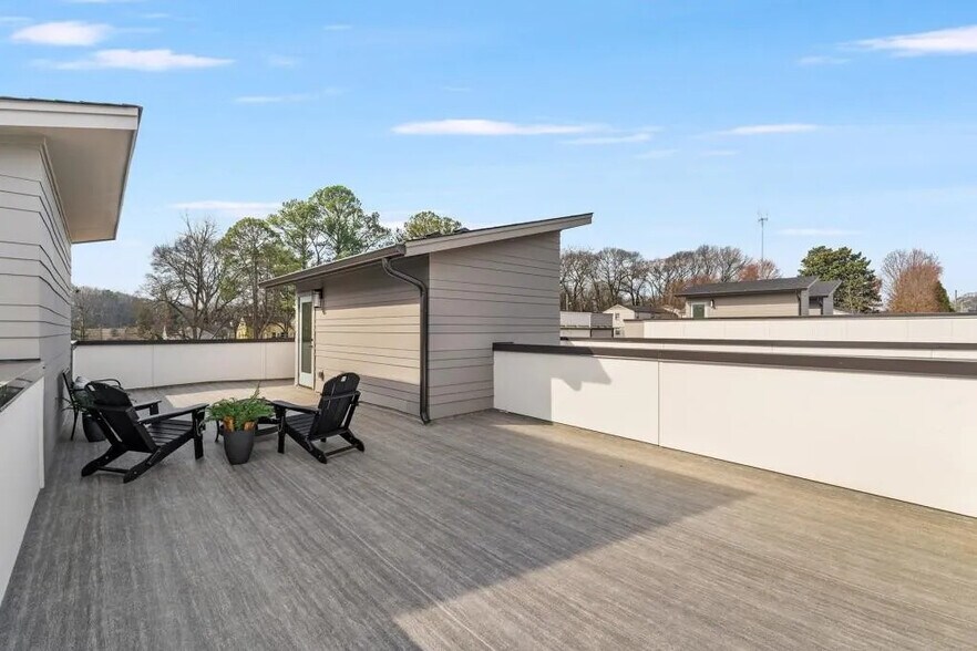 Building Photo - 1237 Memorial Dr SE