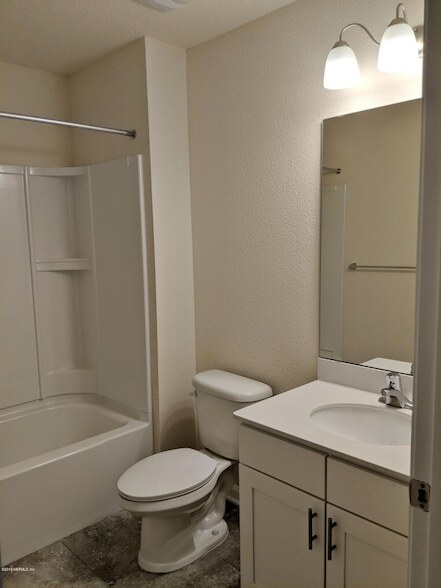 Building Photo - 221 Servia Dr