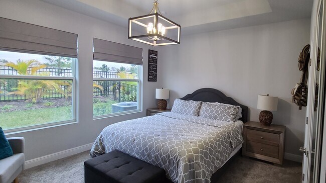 Building Photo - 5633 Del Coronado Dr