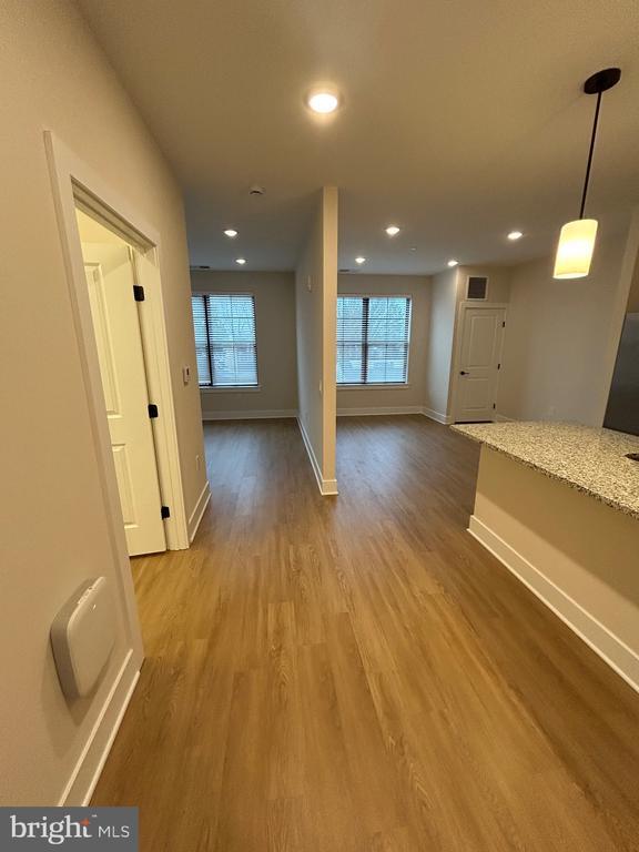 Building Photo - 624 Main St