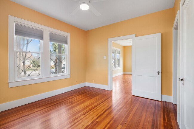 Building Photo - 4823 Fannin Dr