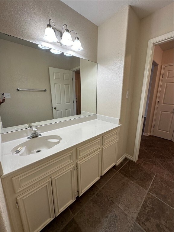 Building Photo - 14905 Dasmarinas Dr