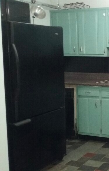 Kitchen - 174 Ridgeland Ave