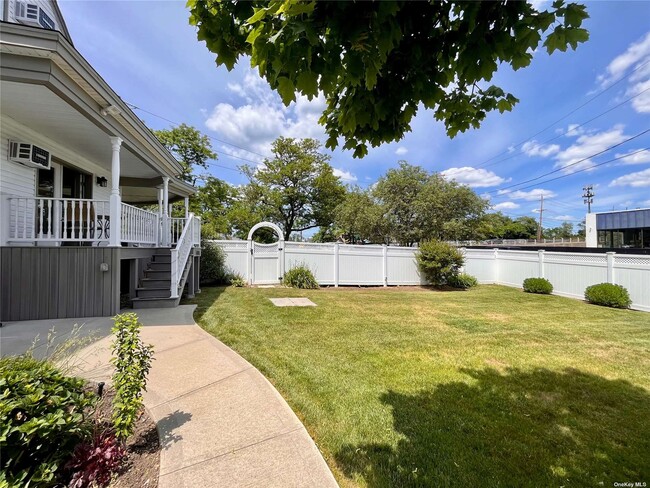 Building Photo - 3266 Brower Ave