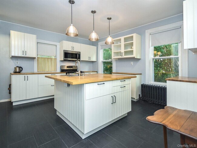 Building Photo - 27 Summit Ave