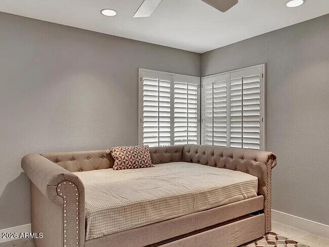 Building Photo - 7773 E Stallion Rd