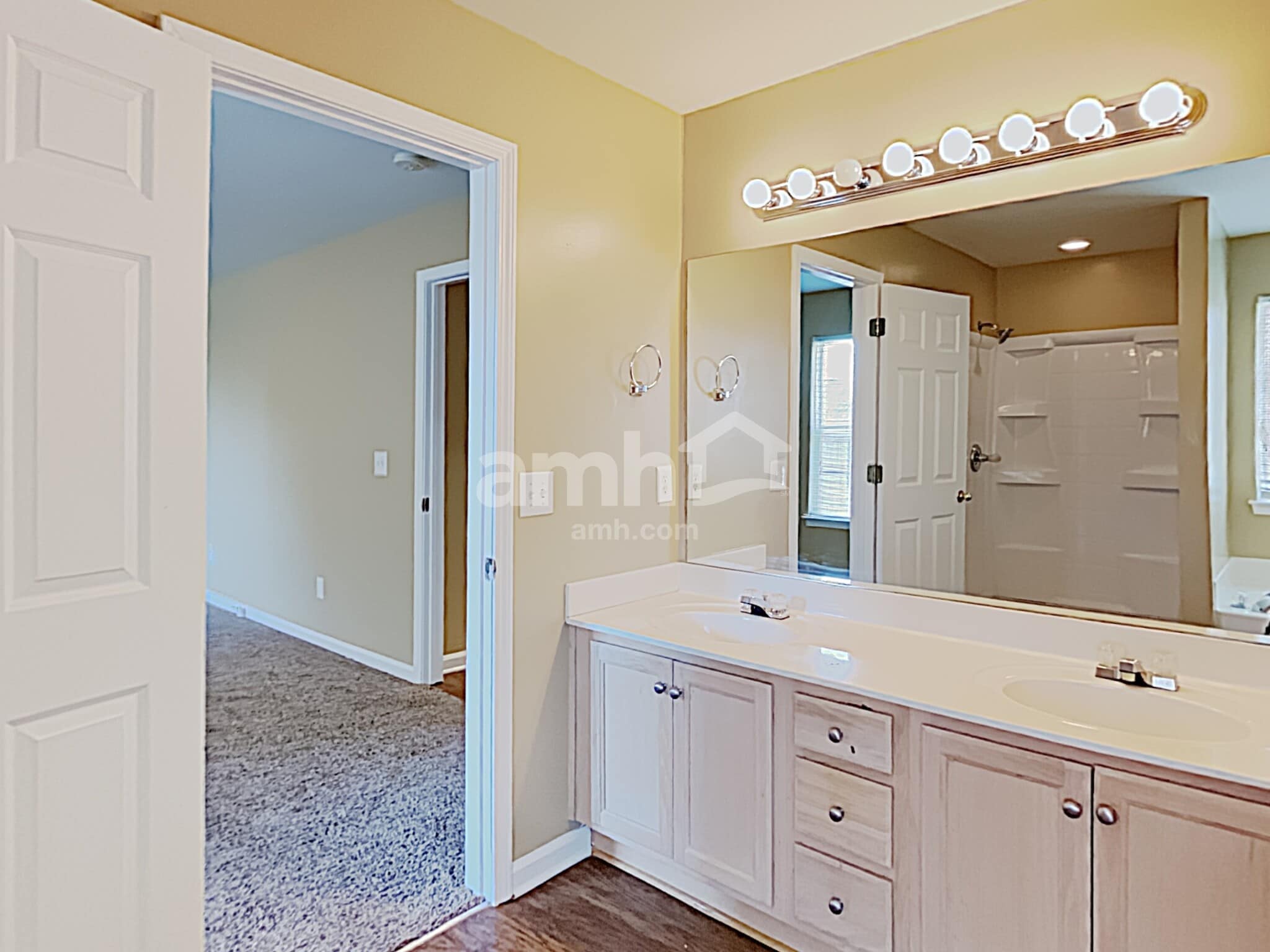 Building Photo - 2925 Burtonwood Dr