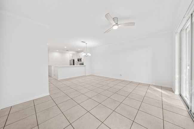 Building Photo - 8024 Briantea Dr