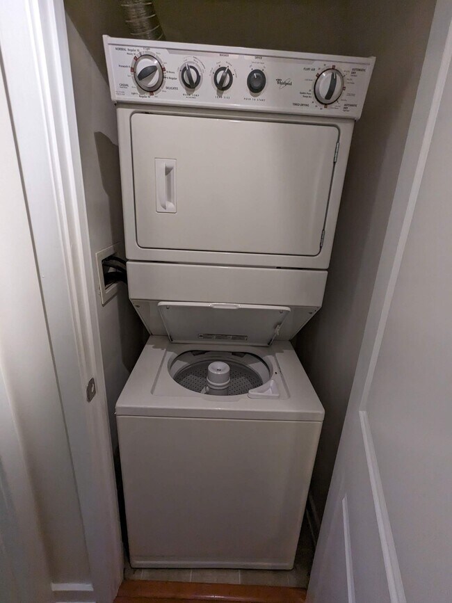 Building Photo - 475 K St NW