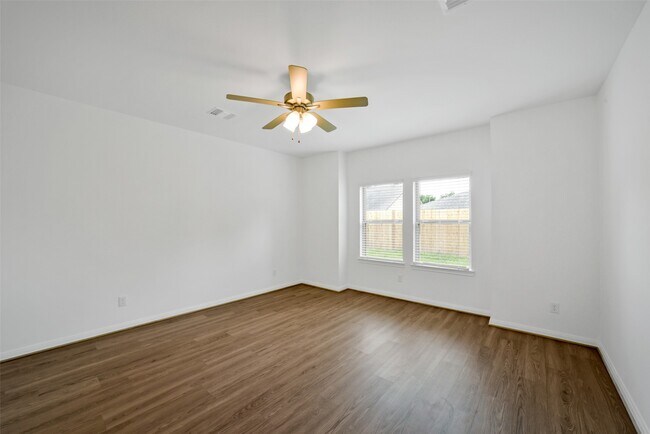 Building Photo - 13315 Campos Dr