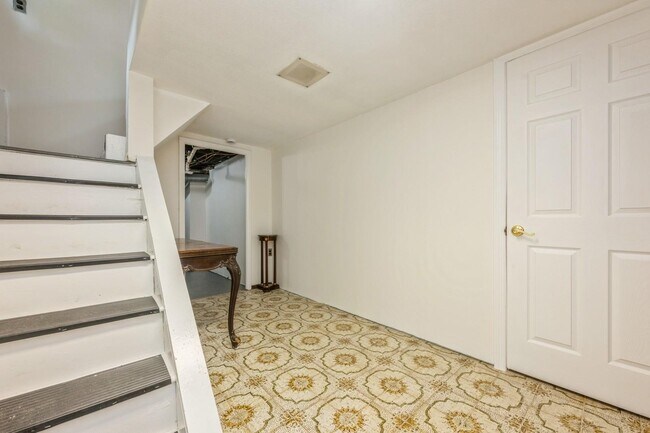 Building Photo - 57 N Tyson Ave