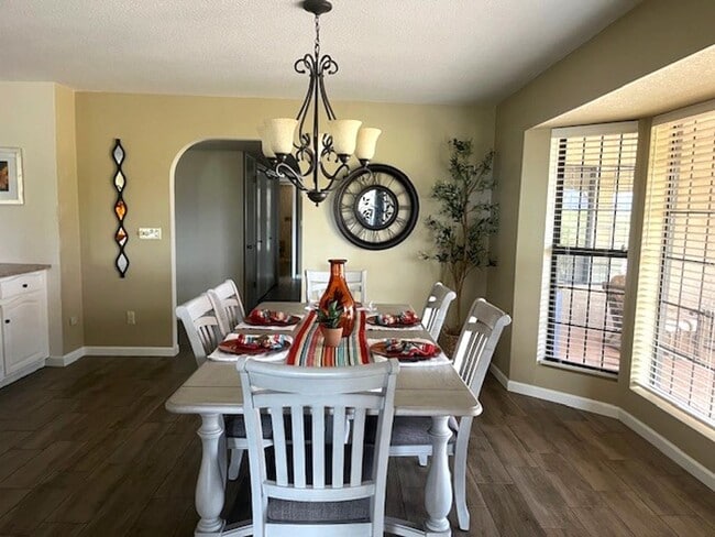 Building Photo - Golf Course Pool Home with 4 Bedrooms!