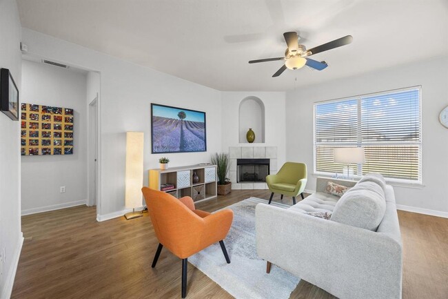 Building Photo - 2109 Zoa Dr