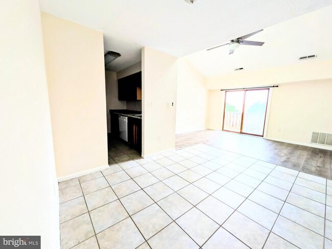 Building Photo - 2313 Ravens Crest Dr