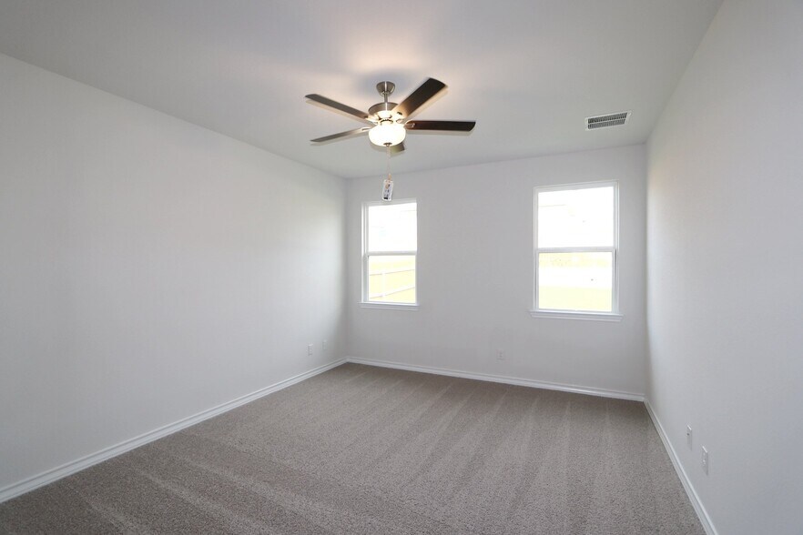 Building Photo - 109 Rampart Lp