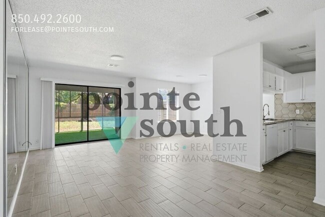 Building Photo - 126 Pine Ridge Trce