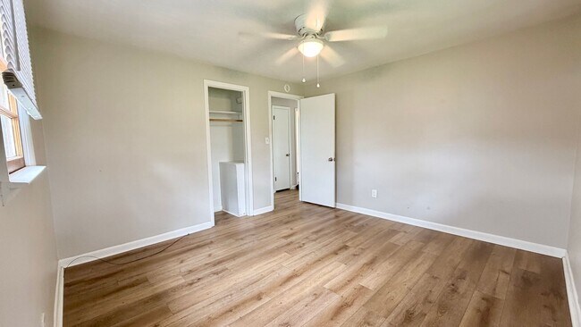 Building Photo - Updated One-Level Brick Home with Mountain Views