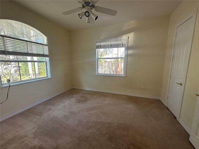 Building Photo - 15335 SW 80th Ave