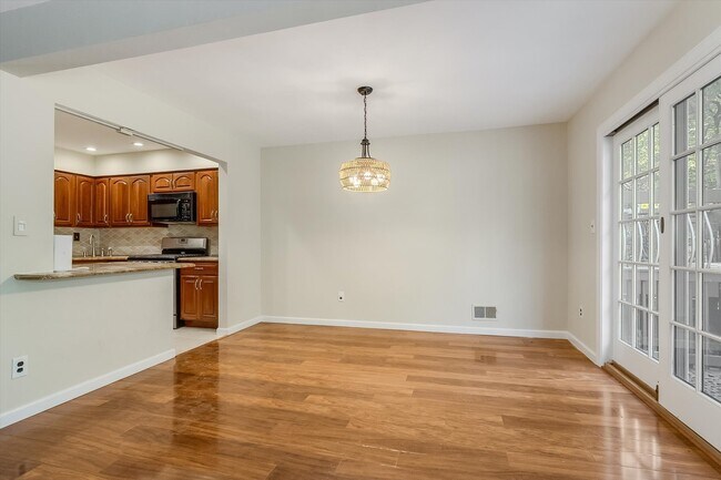 Building Photo - 83 Patriots Rd