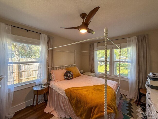 Building Photo - 224 N M St