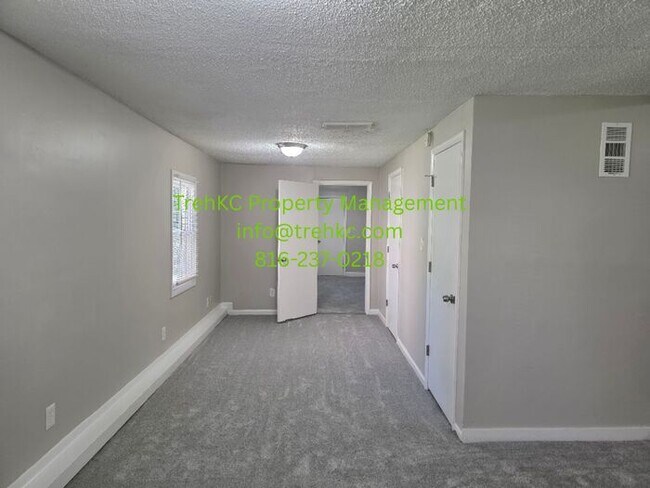 Building Photo - 6338 Longwood Ct