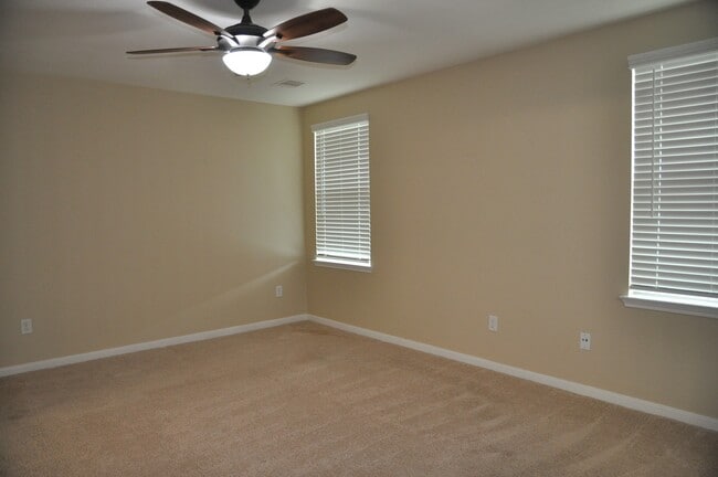 Building Photo - 16025 Summerville Lake Dr