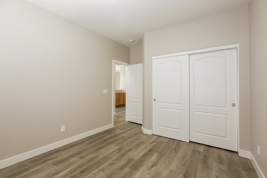 Building Photo - 10890 Avenzano St