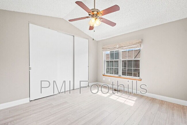 Building Photo - 2578 E Nichols Cir