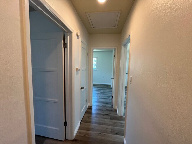 Building Photo - 2Bedroom/1  Bath home in Whittier
