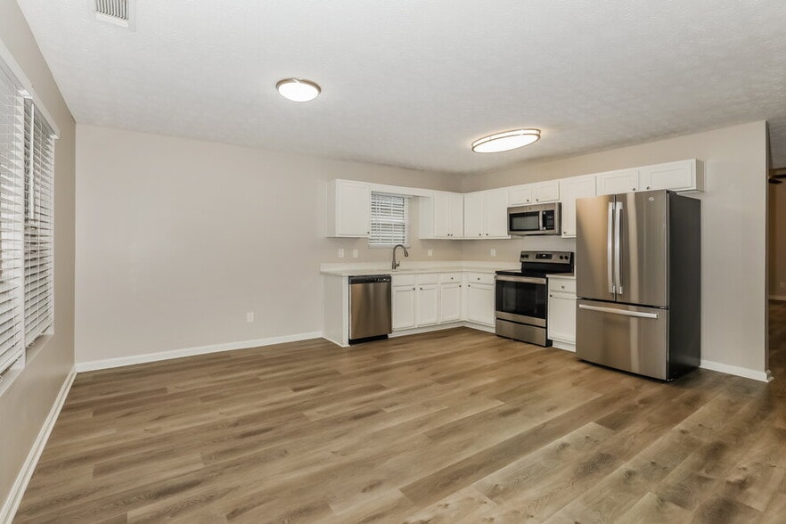 Building Photo - 10976 Big Sky Dr