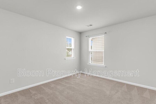 Building Photo - 227 Shortmarsh St