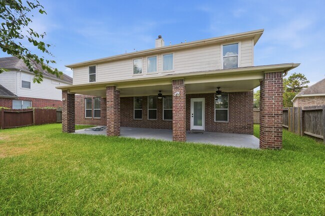 Building Photo - 2117 Rushing Spring Dr