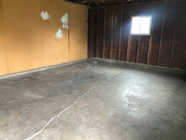 Building Photo - Charming 2 bed 1 bath house in a great neighborhood!