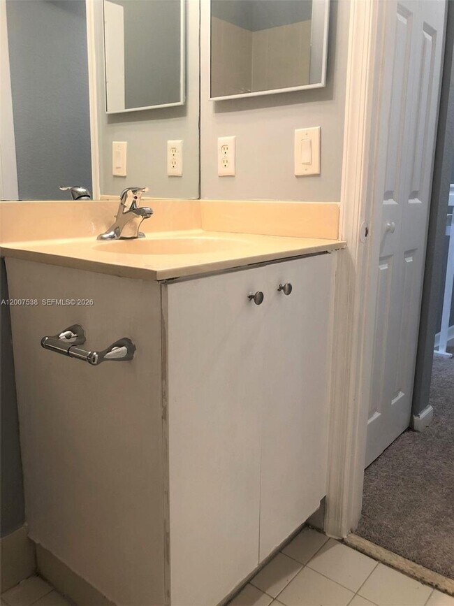 Building Photo - 8209 SW 25th Ct