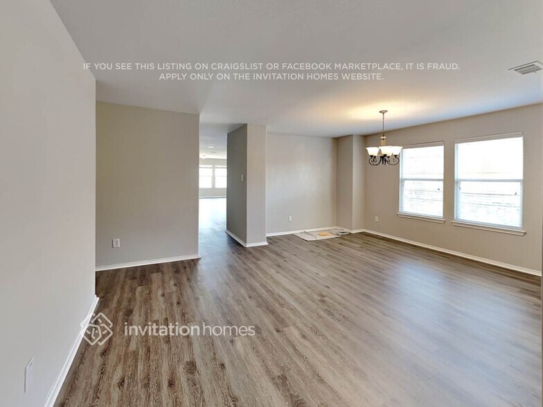 Building Photo - 602 Azalea Dr