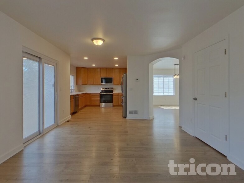 Building Photo - 13058 Monaco Way