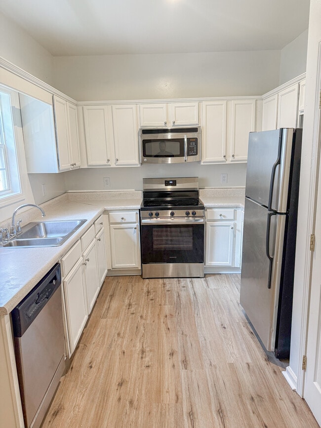 Building Photo - 2468 Spring St NW