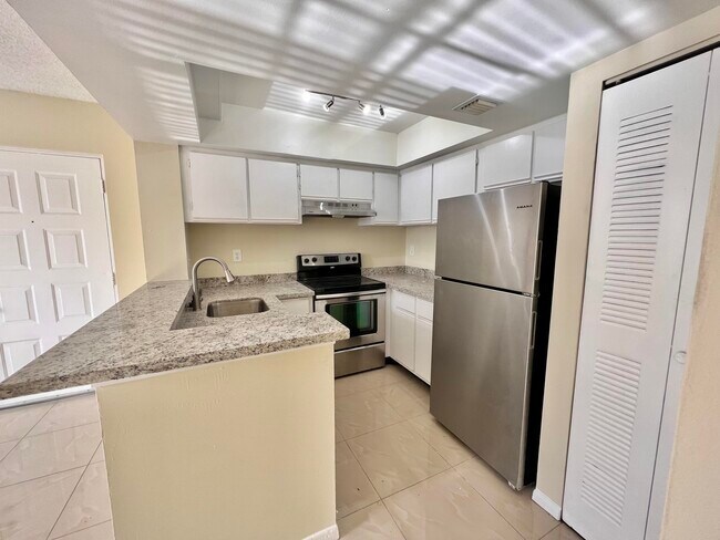 Building Photo - 752 Executive Center Dr