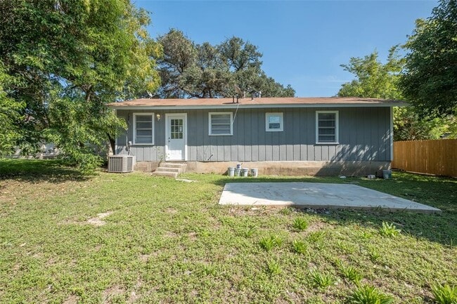 Building Photo - 606 West St