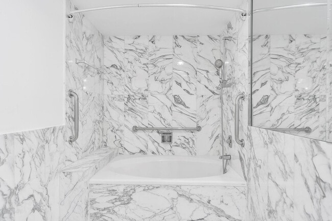 Building Photo - 5000 N Ocean Blvd