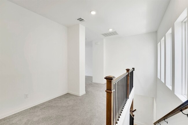 Building Photo - 8216 Bethpage Dr