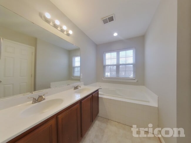 Building Photo - 4116 Killington Ct