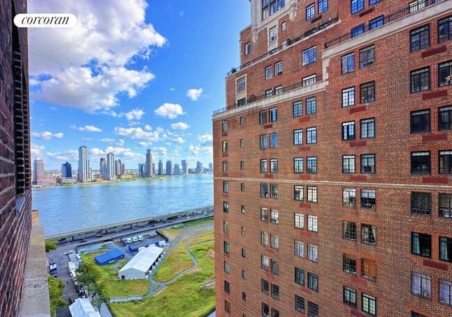 Building Photo - 25 Tudor City Pl