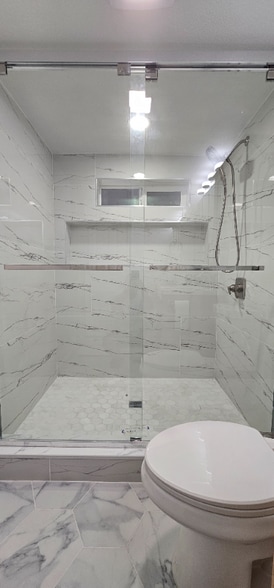 Building Photo - 1626 Huson Dr